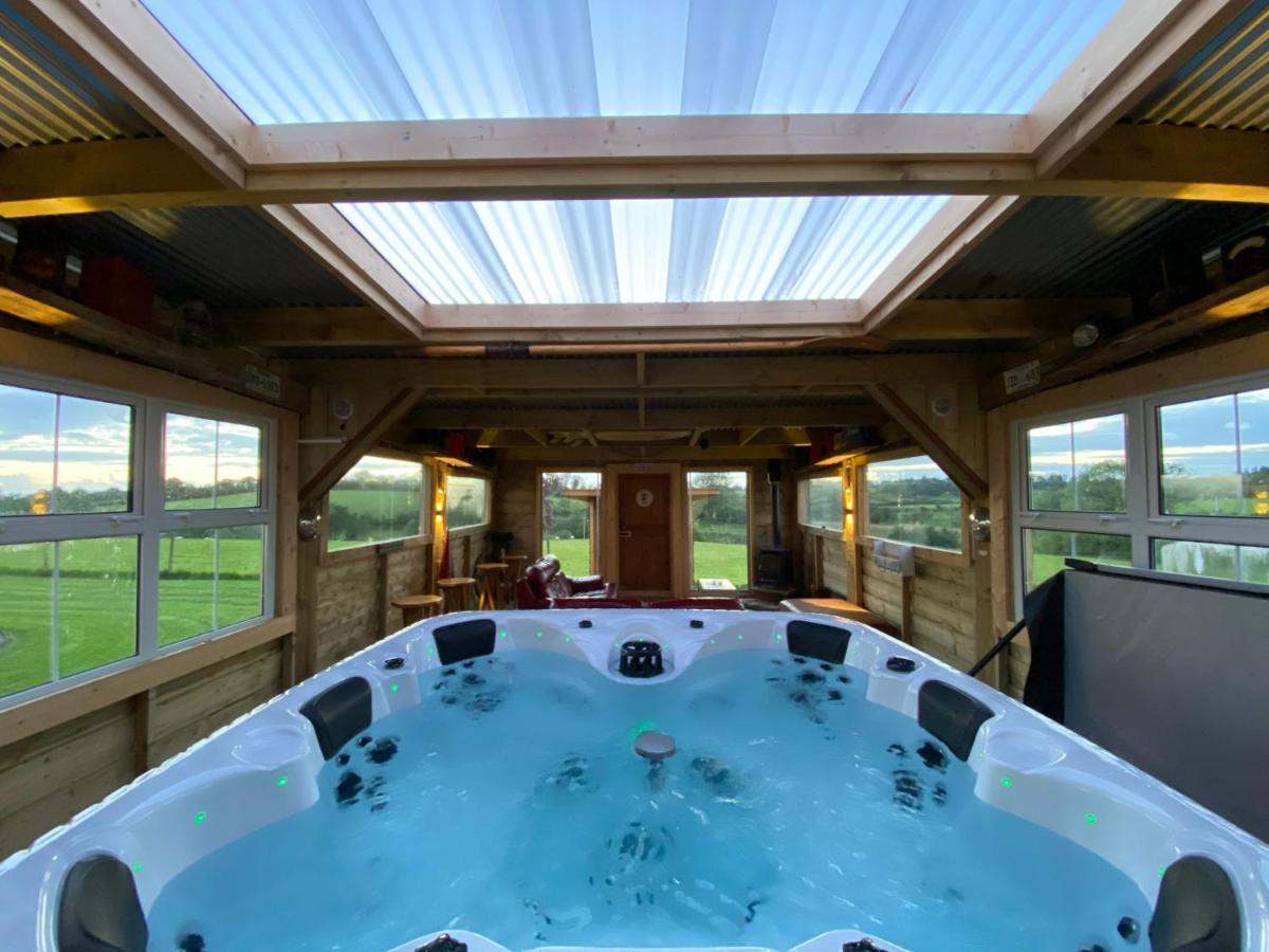Sleeps 12 Hot Tub Sauna Cinema Pets Welcome Enniskillen Exterior foto