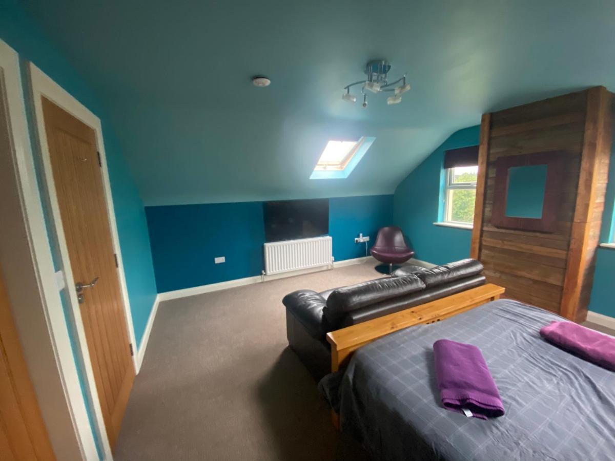 Sleeps 12 Hot Tub Sauna Cinema Pets Welcome Enniskillen Exterior foto